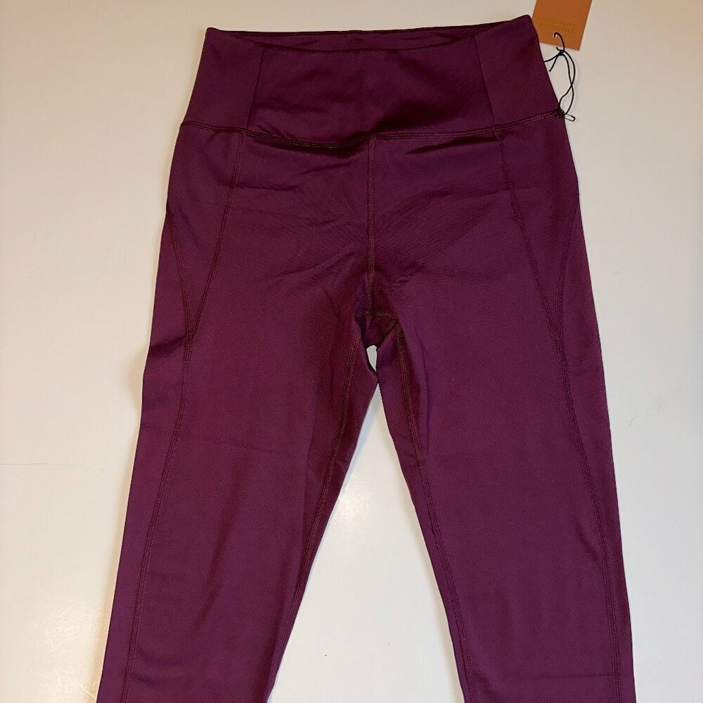 Girlfriend Collective Compressive High-Rise Capri Leggings Wine Red – Size Large
